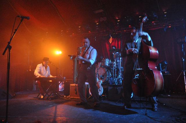 min 2012 03 16 cabaret sauvage 349